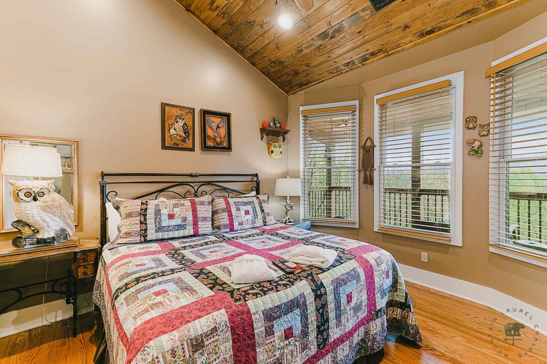 Owl Bedroom with Bay Windows in the Gatlinburg Manor Chalet