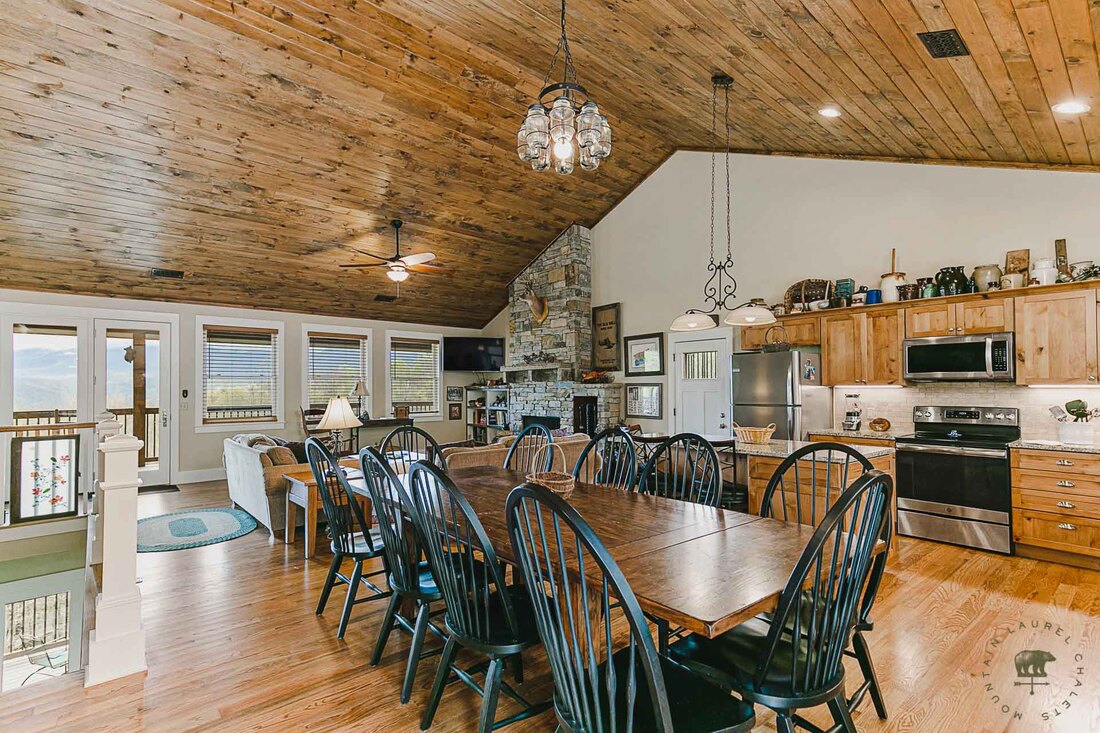 Dining Area of the Gatlinburg Manor Chalet